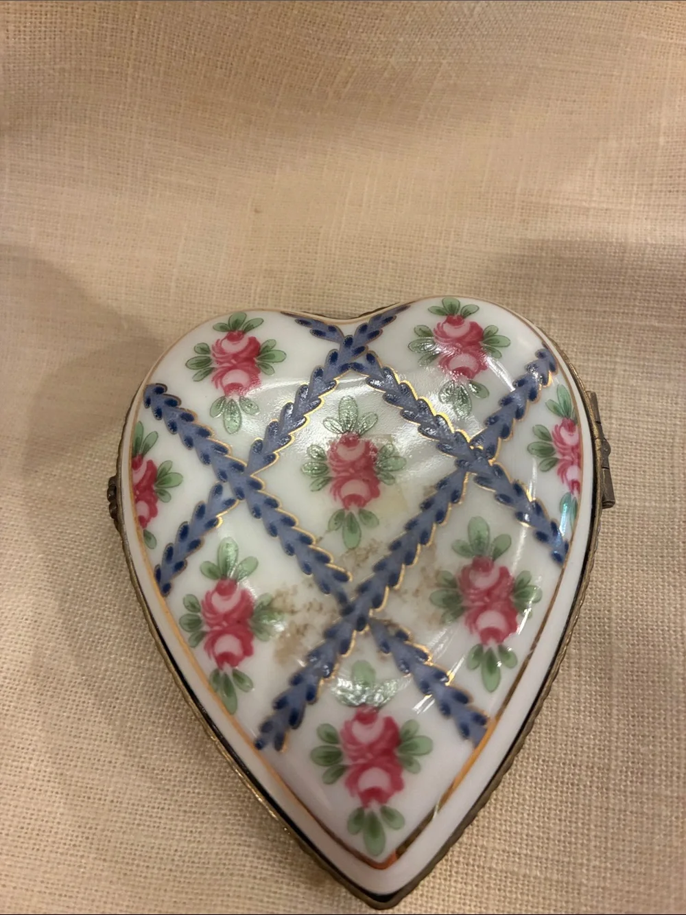 Je t’ aime Heart-Shaped Trinket Box with Pink Rose and Blue Lattice